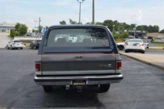 1987 Chevrolet Suburban R20 for sale  photo 1