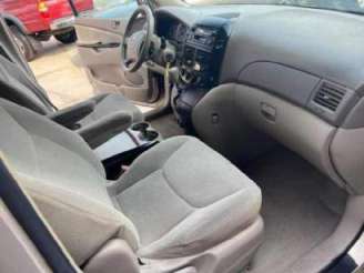 2004 Toyota Sienna LE for sale  photo 4